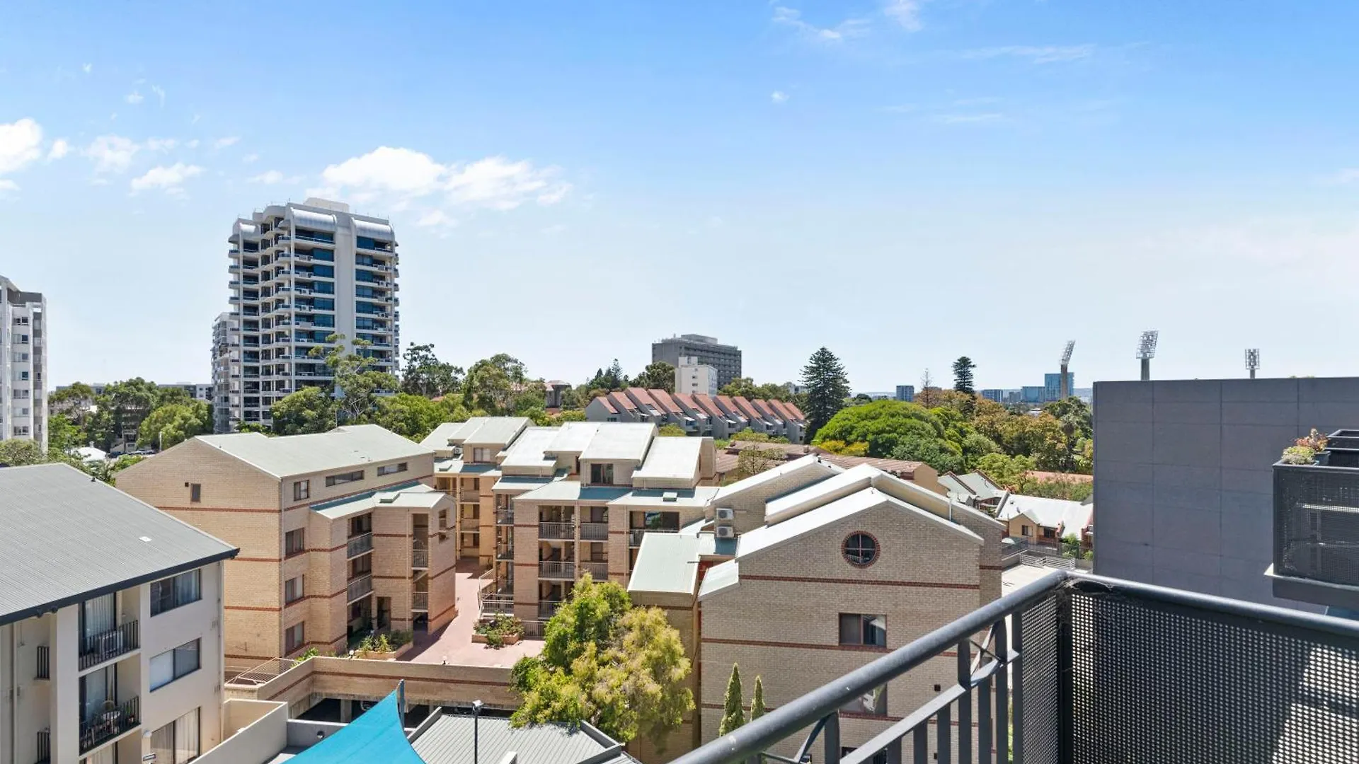 Stunning 3Br Perth Penthouse 0*,