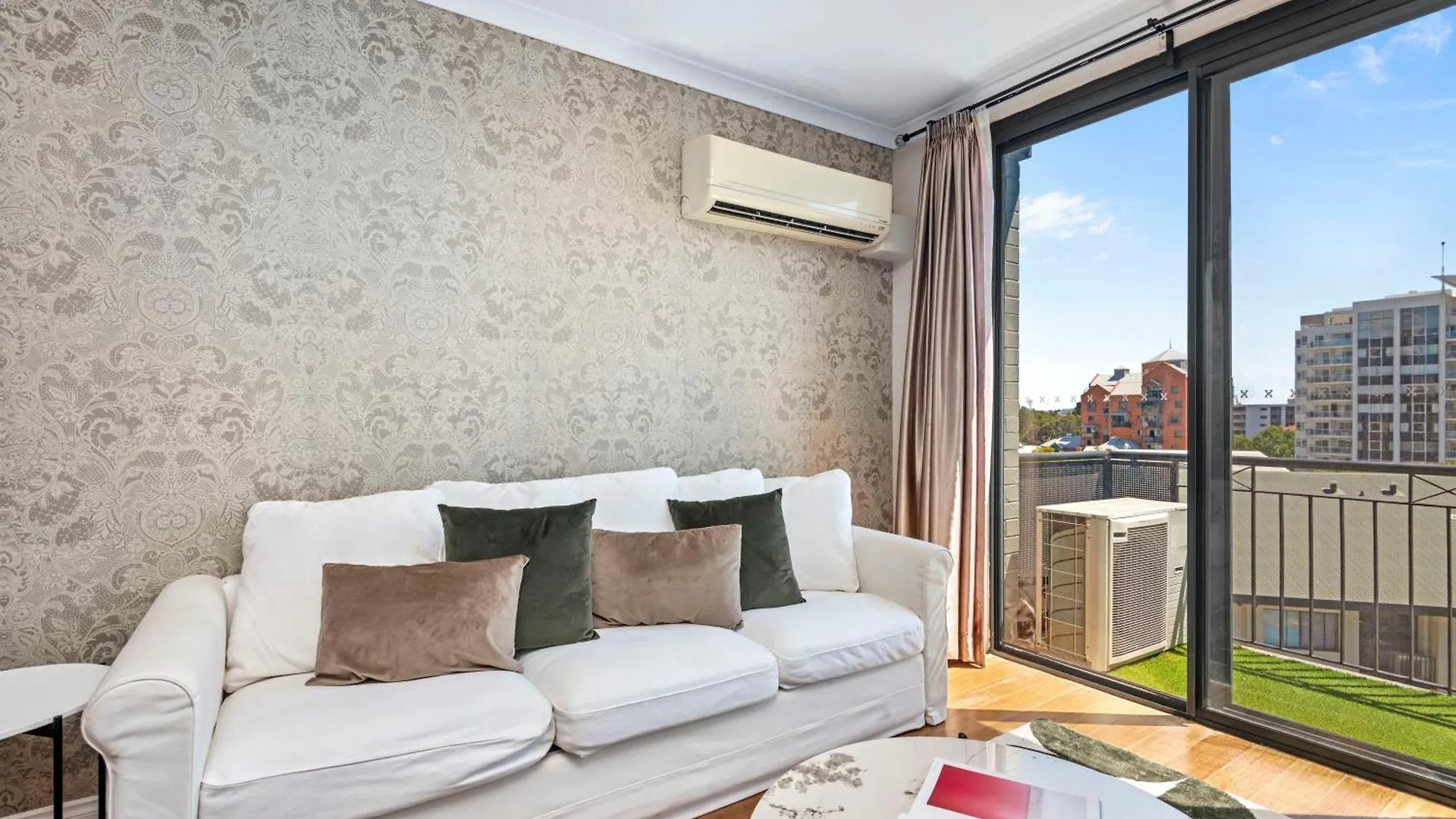 Stunning 3Br Perth Penthouse 0*,