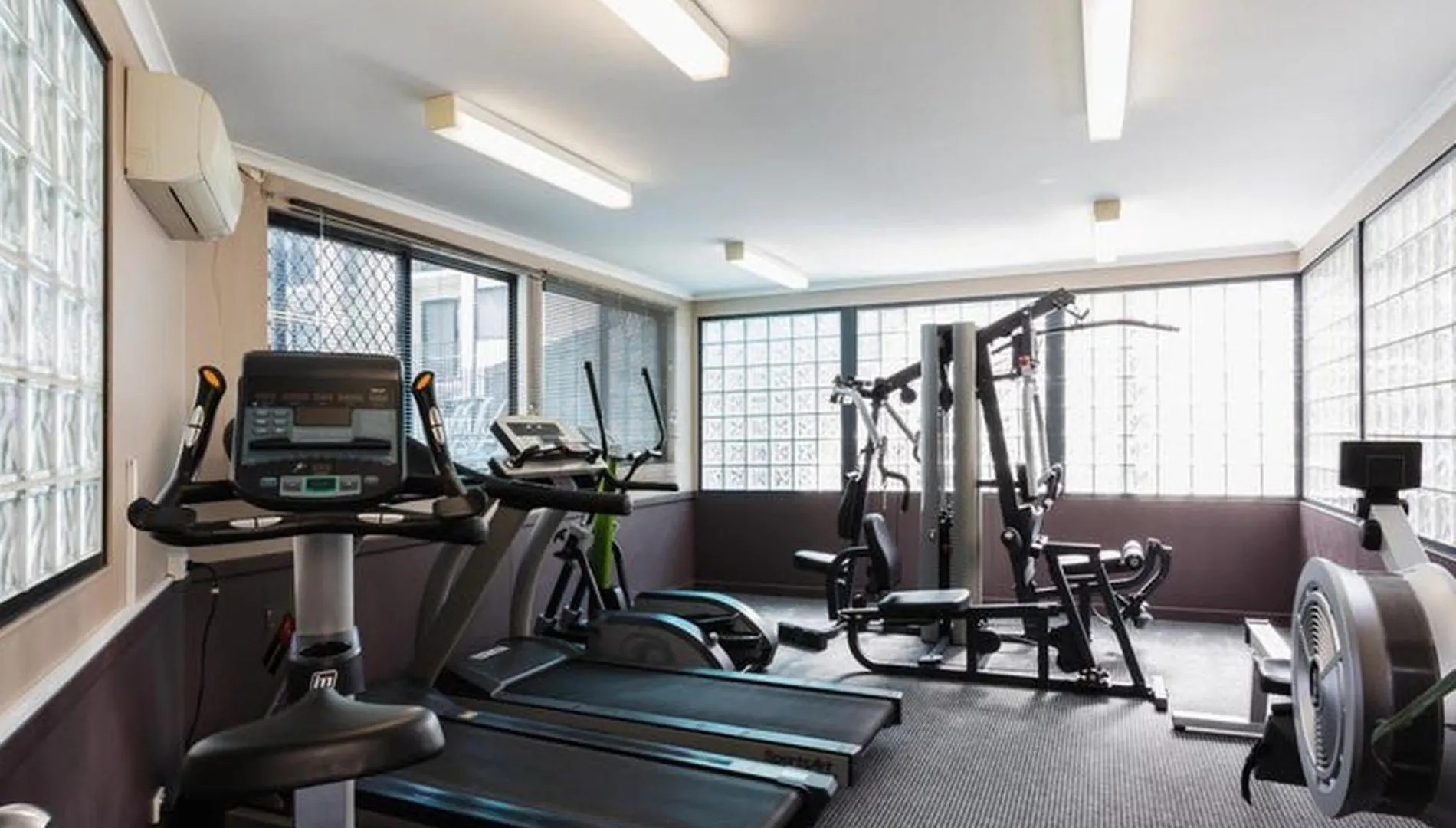 Contactos de Stunning 3Br Perth Penthouse
