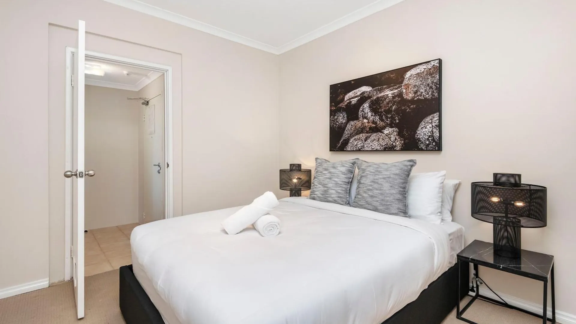 Апартаменты Stunning 3Br Perth Penthouse